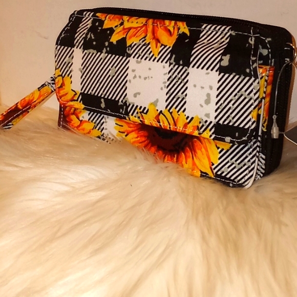 NGil Handbags - 🌻 NGil Canvas Sunflower 🌻 Crossbody Wallet Bag